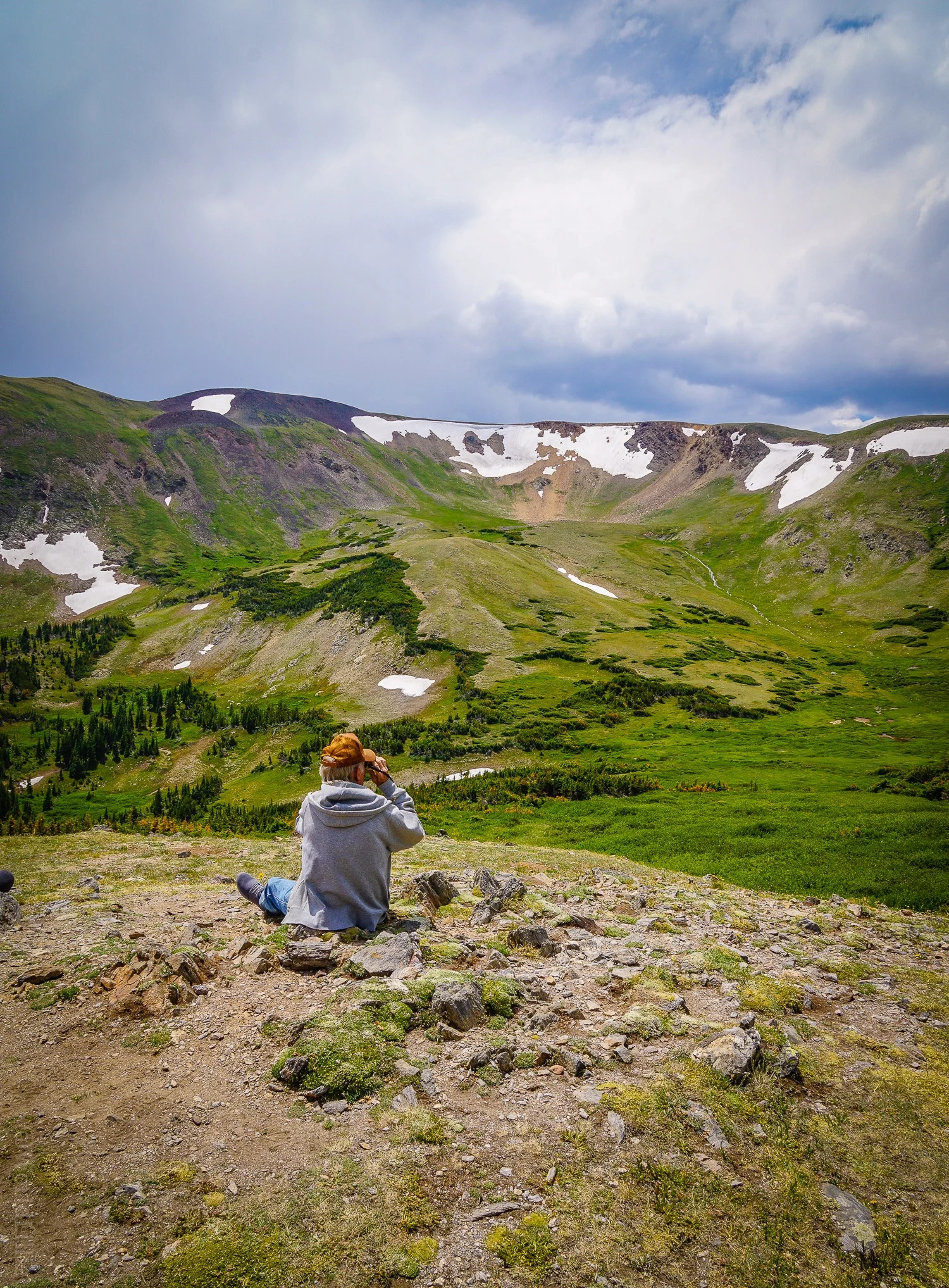Rocky Mountain vista representing British travel experiences in America