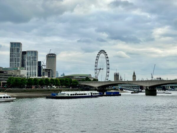 Thames river, boats and London eye