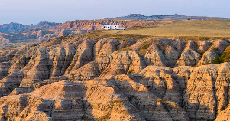 Fifth wheel RV camping in the boondocks-min
