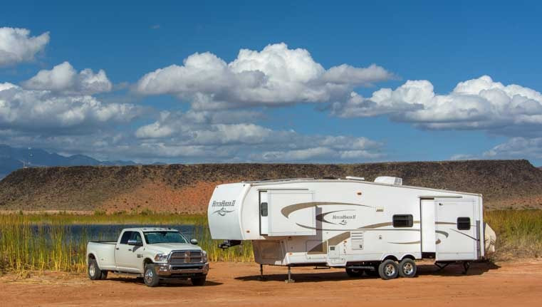 Fifth wheel RV living and nomadic lifestyle travel stories-min