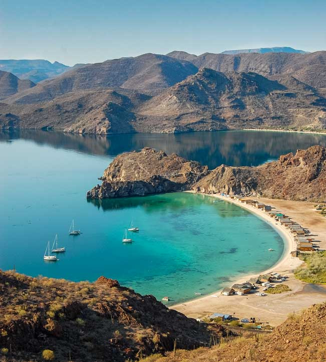 Sea of Cortez Mexico travel stories and nomadic lifestyle on a sailboat-min