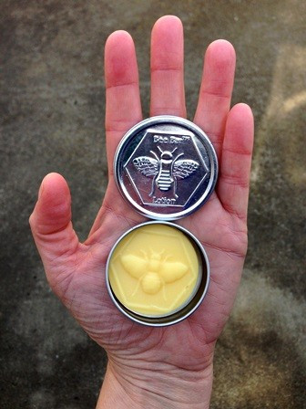 The Honey House Bee Bar comes in 7 delicate fragrances. The small sized bar is 0.6 oz (17 g) and includes a travel tin. 