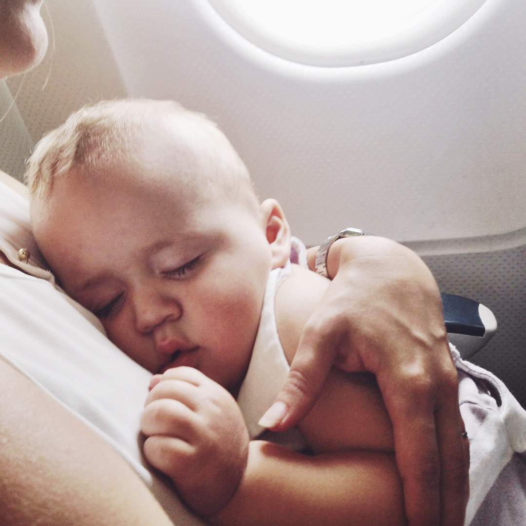 Square image promoting baby sleep tips