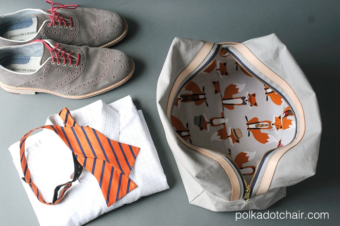 Handmade travel bag men's gift idea, a Dopp kit with fox fabric lining for a fun surprise.