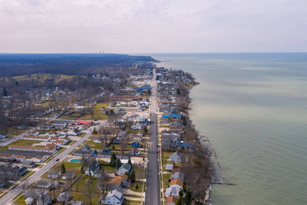 Quaint streets of Geneva-on-the-lake town, Ohio, perfect for summer exploration