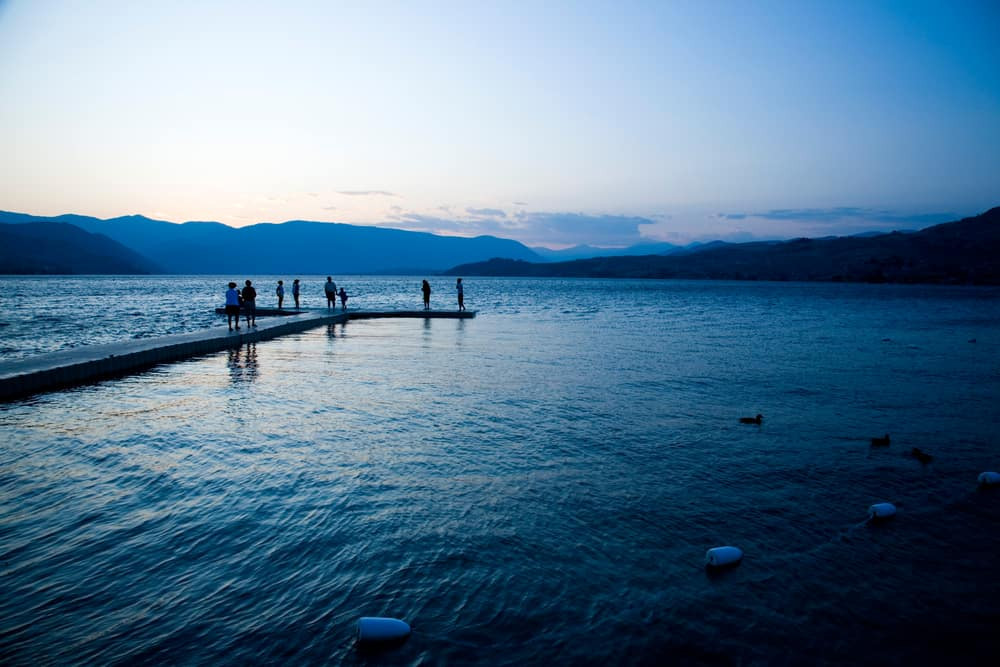 Summer activities on Lake Chelan, a recreational paradise in Washington State