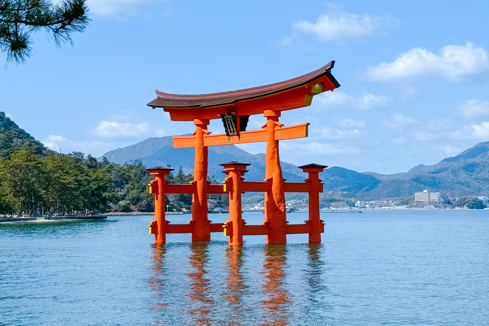 miyajima gaint torii
