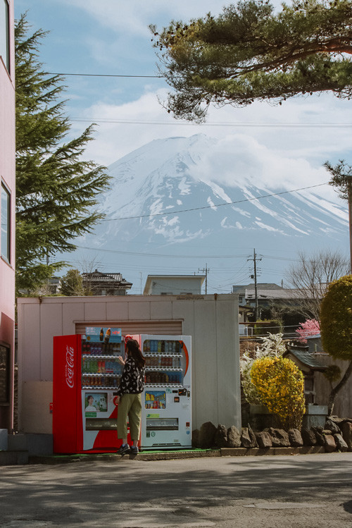 mount fuji and vending machine