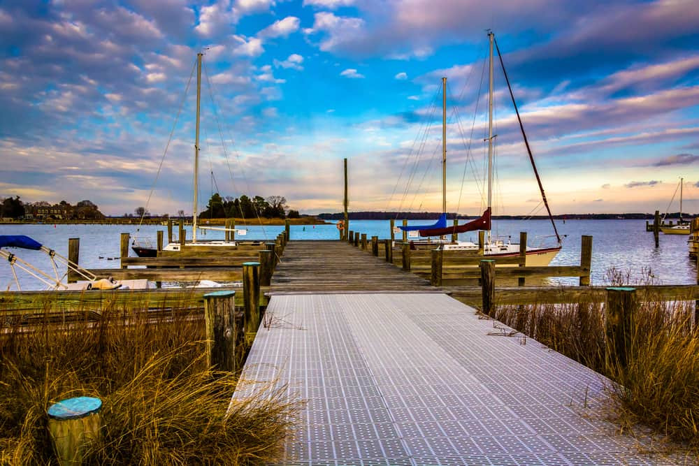 Beautiful waterfront cottages in St Michaels, Maryland, perfect for a summer vacation